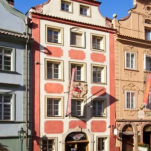 Отель Red Lion, Прага