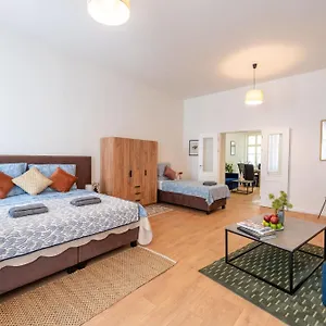 Апарт-отель Retreat Downtown, Прага
