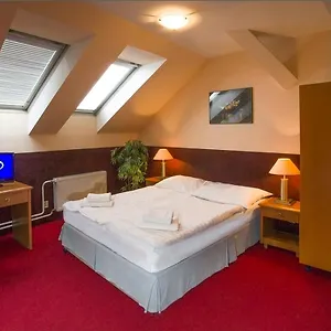 Hostel A Plus &, Prag