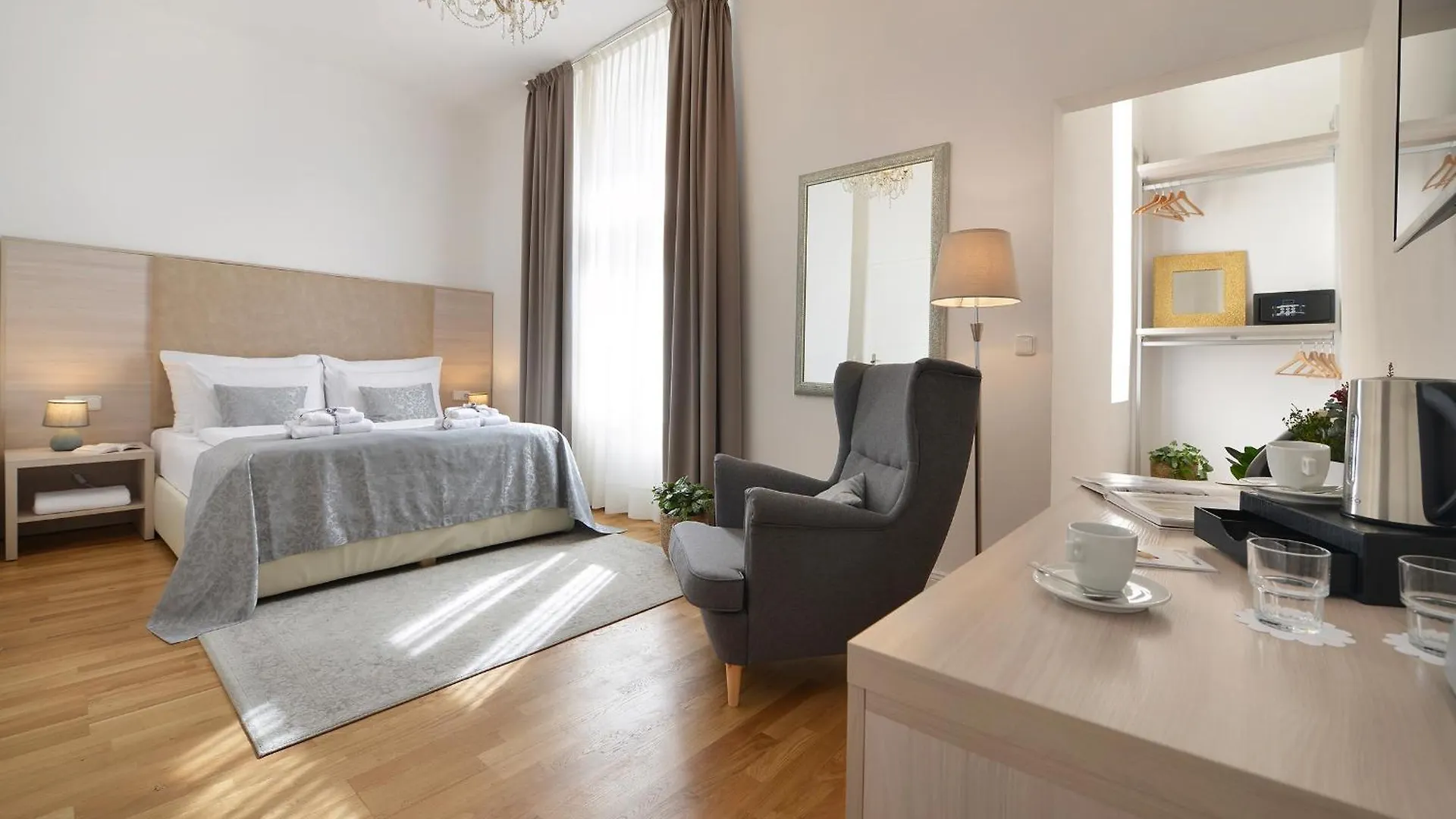 Old Town Residence By Little King Prague
