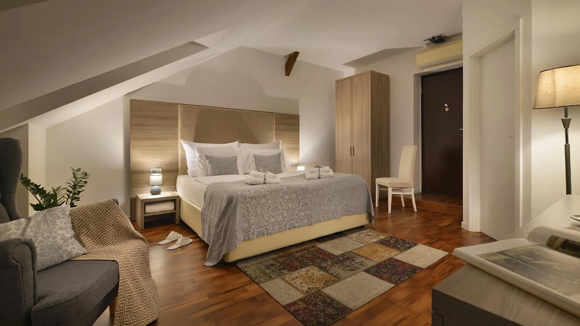 Appart hôtel Old Town Residence By Little King