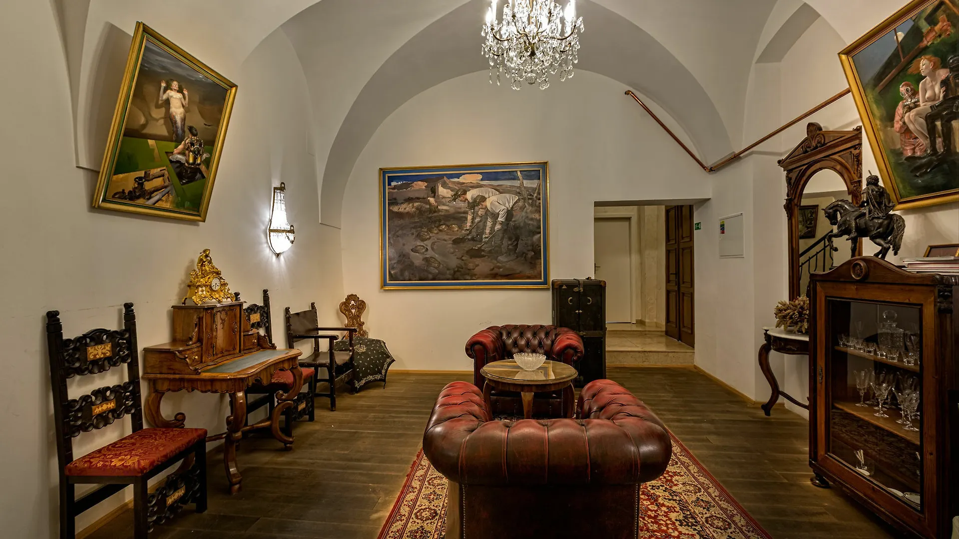 Old Town Residence By Little King